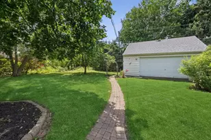 904 S 2nd Ave, Des Plaines, IL 60016 - Photo 17