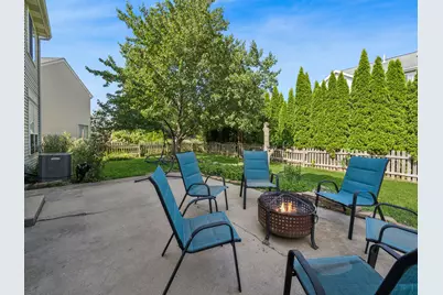 341 S Clearview Circle, Round Lake, IL 60073 - Photo 19