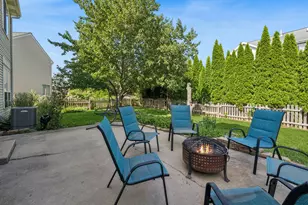 341 S Clearview Circle, Round Lake, IL 60073 - Photo 19