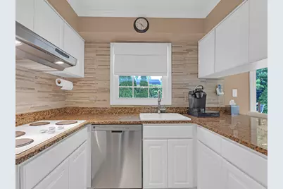 5 Knight Hill Lane, Buffalo Grove, IL 60089 - Photo 13
