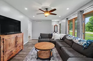 218 N Crossley St, Melvin, IL 60952 - Photo 5