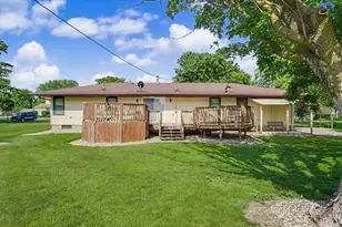 218 N Crossley St, Melvin, IL 60952 - Photo 3
