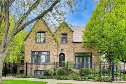 3045 W Ardmore Avenue, Chicago, IL 60659 - Photo 1