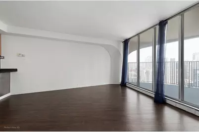 300 N State Street #4907, Chicago, IL 60654 - Photo 9