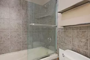 300 N State St, Chicago, IL 60654 - Photo 17