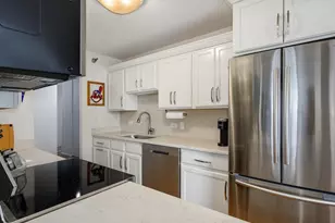 70 W Huron St, Chicago, IL 60654 - Photo 15