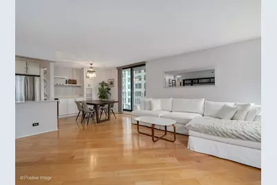 70 W Huron Street #509, Chicago, IL 60654 - Photo 7