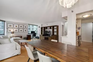 70 W Huron St, Chicago, IL 60654 - Photo 11