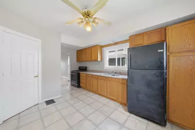 427 W Marion Street, Joliet, IL 60436 - Photo 7