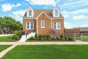 9359 S Richmond Ave, Evergreen Park, IL 60805 - Photo 1