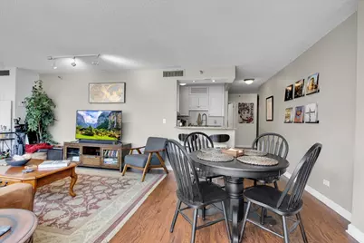 10 E Ontario Street #905, Chicago, IL 60611 - Photo 7