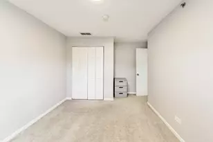 183 N East River Rd, Des Plaines, IL 60016 - Photo 17