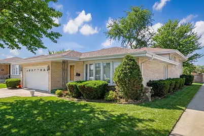 4738 N Potawatomie Avenue, Chicago, IL 60656 - Photo 1