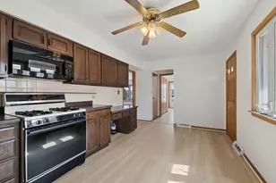 4738 N Potawatomie Ave, Chicago, IL 60656 - Photo 7