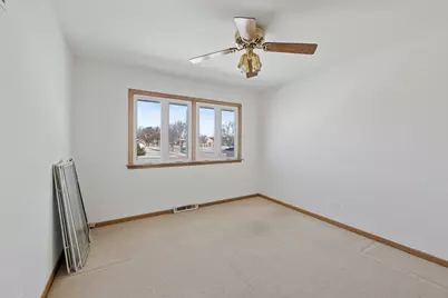 4738 N Potawatomie Avenue, Chicago, IL 60656 - Photo 15