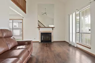 19401 Hickory Pl, Country Club Hills, IL 60478 - Photo 3