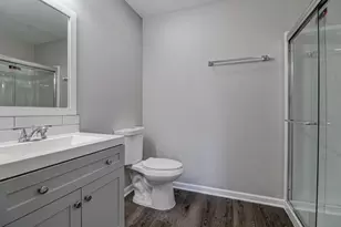 7010 Barrington Ct, Woodridge, IL 60517 - Photo 5