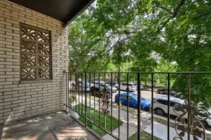 5470 W Higgins Ave, Chicago, IL 60630 - Photo 15