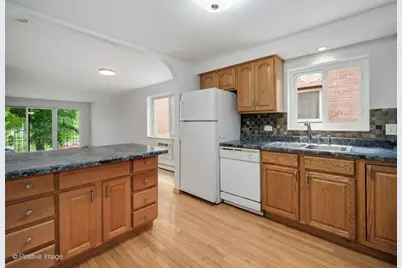5470 W Higgins Avenue #2W, Chicago, IL 60630 - Photo 7