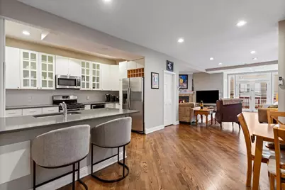2553 N Southport Avenue #2R, Chicago, IL 60614 - Photo 9