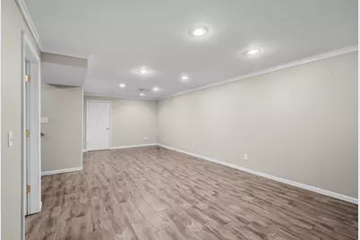 766 W 43rd Street, Davenport, IA 52806 - Photo 23