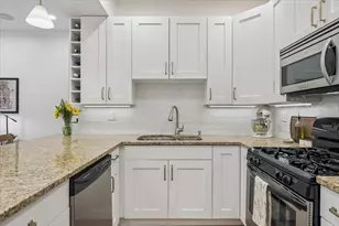 916 W Schubert Ave, Chicago, IL 60614 - Photo 17