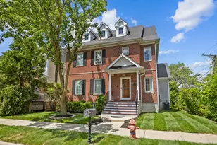 335 W Carriage Ln, Bensenville, IL 60106 - Photo 1