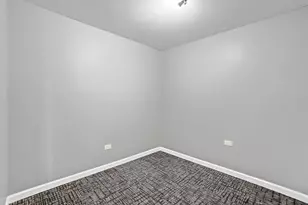 10633 S Ave M, Chicago, IL 60617 - Photo 5