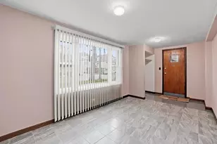 10633 S Ave M, Chicago, IL 60617 - Photo 3