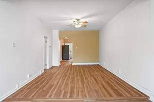 10633 S Ave M, Chicago, IL 60617 - Photo 15