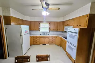 426 Maxwell St, Beecher, IL 60401 - Photo 9