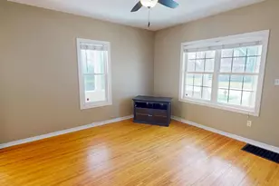 276 Morgan St, Elgin, IL 60123 - Photo 9