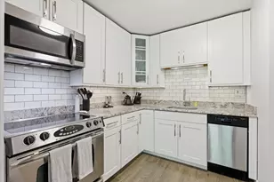 30 E Division St, Chicago, IL 60610 - Photo 5
