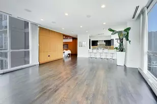 110 W Superior St, Chicago, IL 60654 - Photo 11