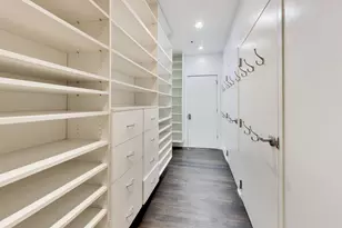 110 W Superior St, Chicago, IL 60654 - Photo 33