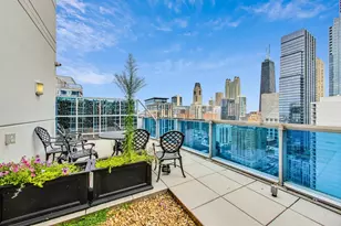 110 W Superior St, Chicago, IL 60654 - Photo 37