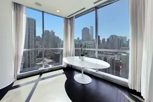 110 W Superior St, Chicago, IL 60654 - Photo 23