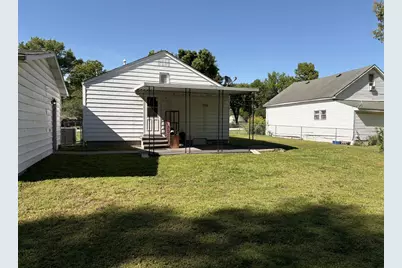 114 W Parrish Street, Benton, IL 62812 - Photo 5