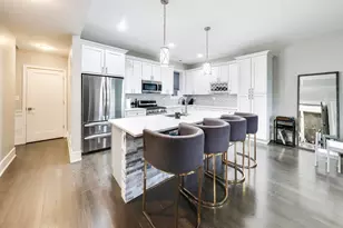 616 E 46th St, Chicago, IL 60653 - Photo 7