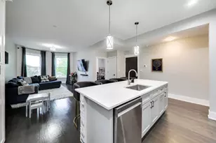 616 E 46th St, Chicago, IL 60653 - Photo 9