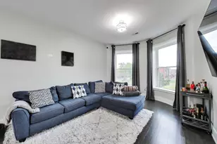 616 E 46th St, Chicago, IL 60653 - Photo 3