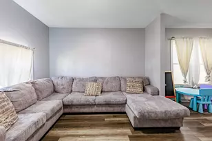 82 Isa Ave, Chicago Heights, IL 60411 - Photo 5