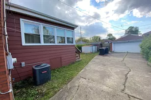 10508 S Forest Ave, Chicago, IL 60628 - Photo 21