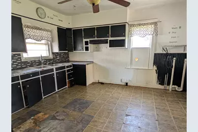 1315 S Rotzler Avenue, Freeport, IL 61032 - Photo 7