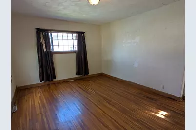 1315 S Rotzler Avenue, Freeport, IL 61032 - Photo 3