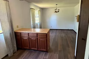 502 Prairie View Dr, Salem, IL 62881 - Photo 5