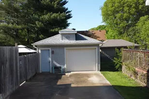 215 W Jones St, Milford, IL 60953 - Photo 5