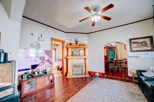 215 W Jones St, Milford, IL 60953 - Photo 21
