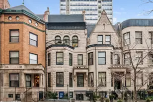 33 E Division St, Chicago, IL 60610 - Photo 1