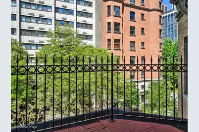 33 E Division Street, Chicago, IL 60610 - Photo 17